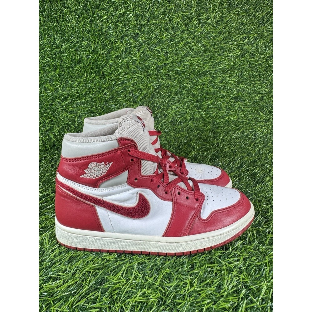 Size 9â Air Jordan 1 Retro High OG Varsity Red Womens Sneakers DJ4891-061